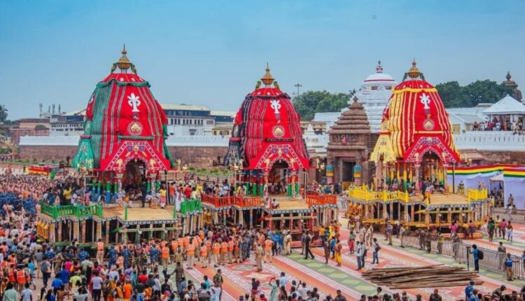 Puri Rath Yatra Halted Amid Overcrowding: 600+ Devotees Fall Ill, Chariots Struggle to Move 2 Puri Rath Yatra Halted Amid Overcrowding: 600+ Devotees Fall Ill, Chariots Struggle to Move